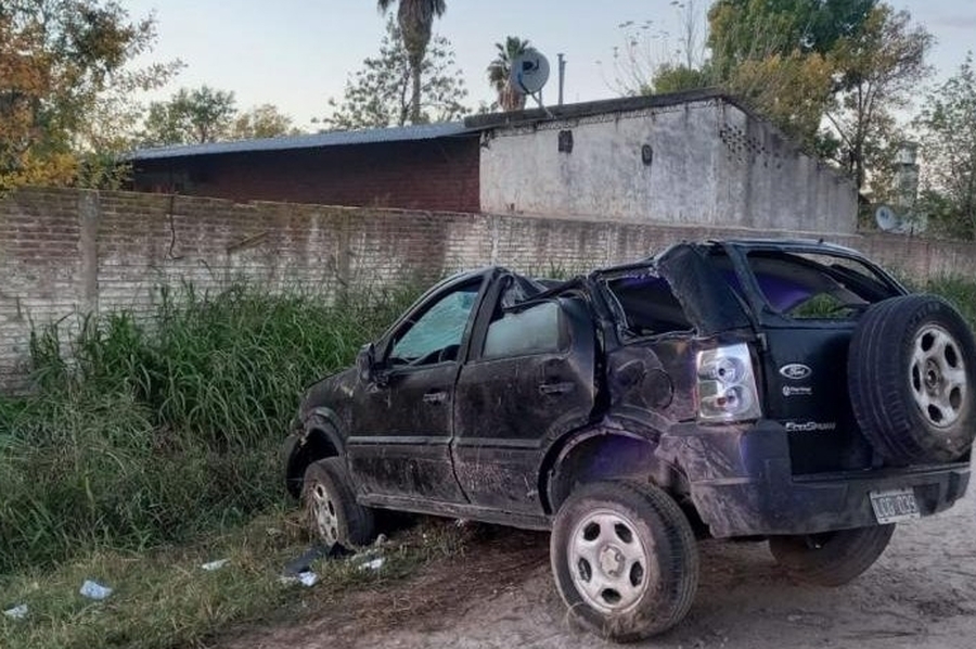 Accidente fatal en Monte Vera: un hombre chocó contra un tapial, salió despedido y falleció