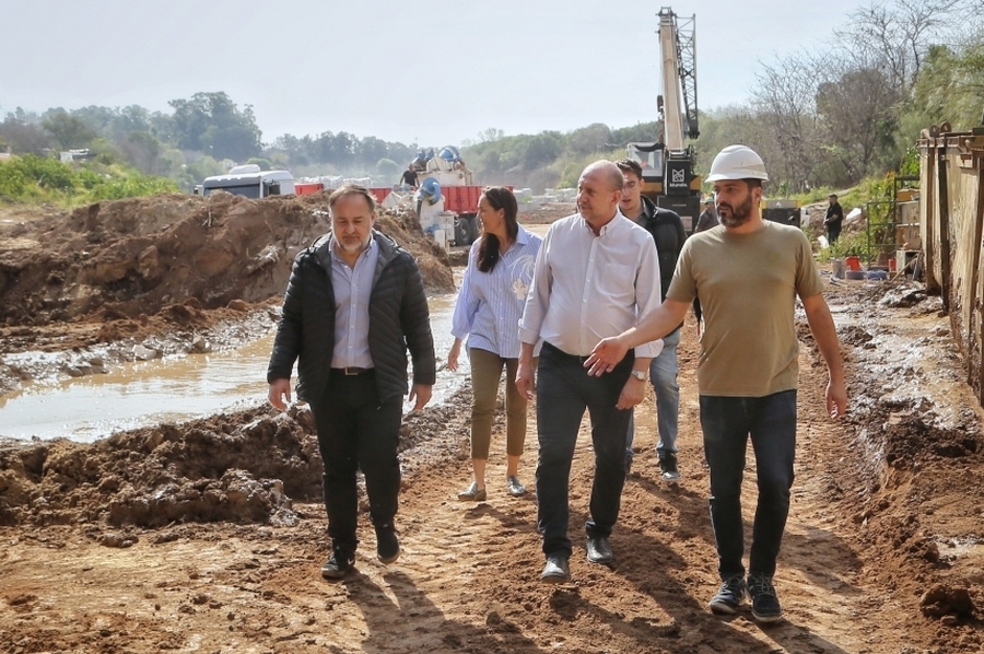 Perotti recorrió los trabajos de estabilización de la cascada del Arroyo Saladillo