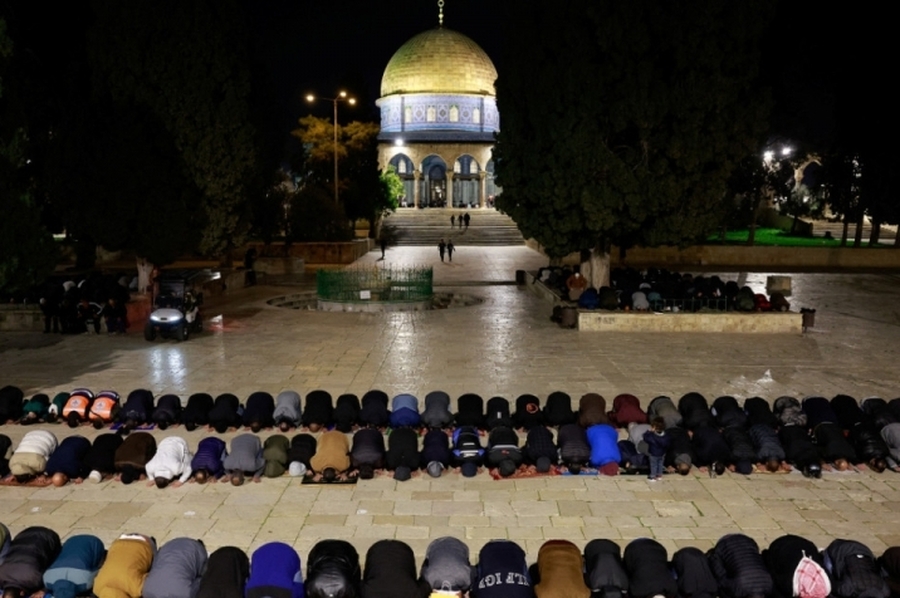 Israel reprimió a jóvenes palestinos que querían rezar en la mezquita de Al Aqsa por Ramadán