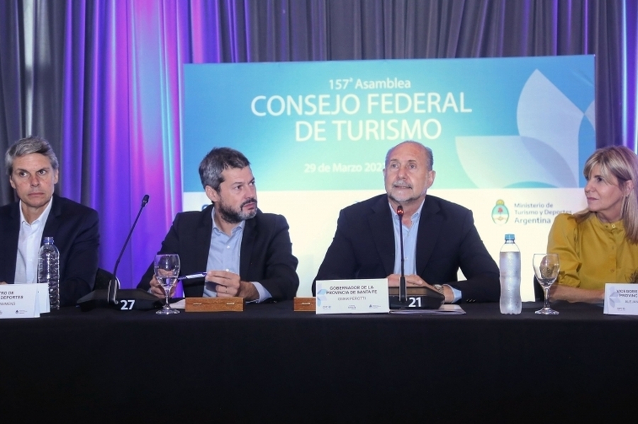 Perotti y Lammens firmaron un convenio para potenciar el turismo social en la Provincia de Santa Fe