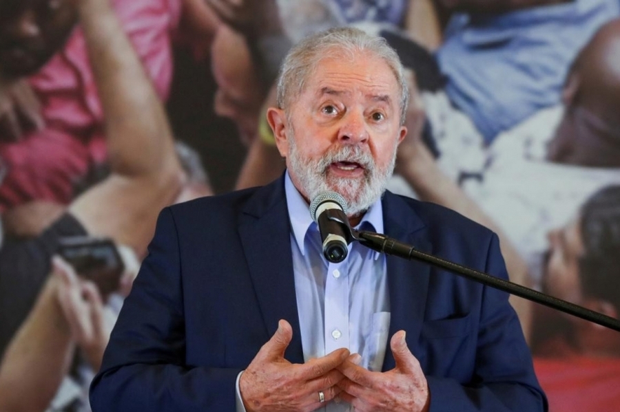 Lula Da Silva anunció que intentará disminuir el precio del combustible de Petrobras