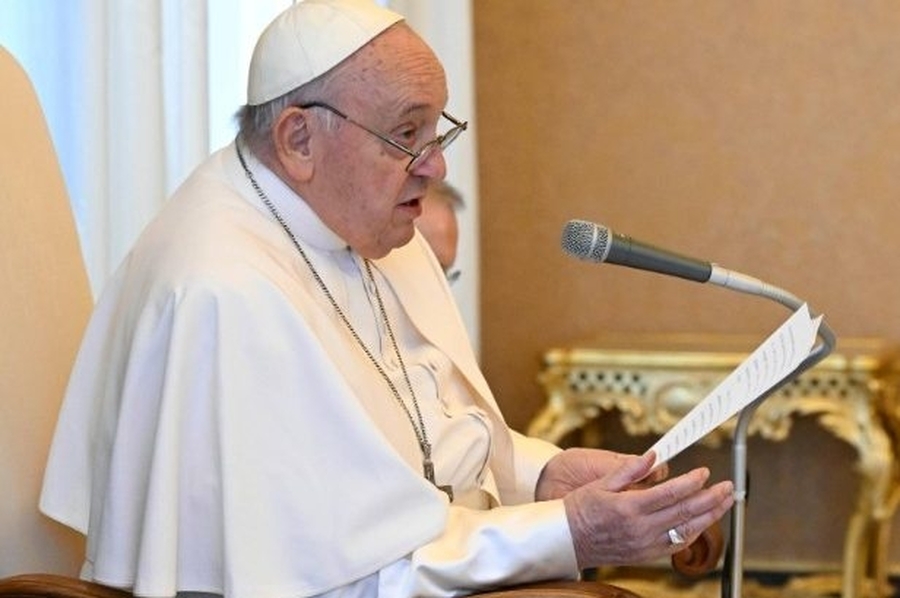 El Papa: 'La Biblia muestra la cercanía de Jesús a la humanidad que sufre'