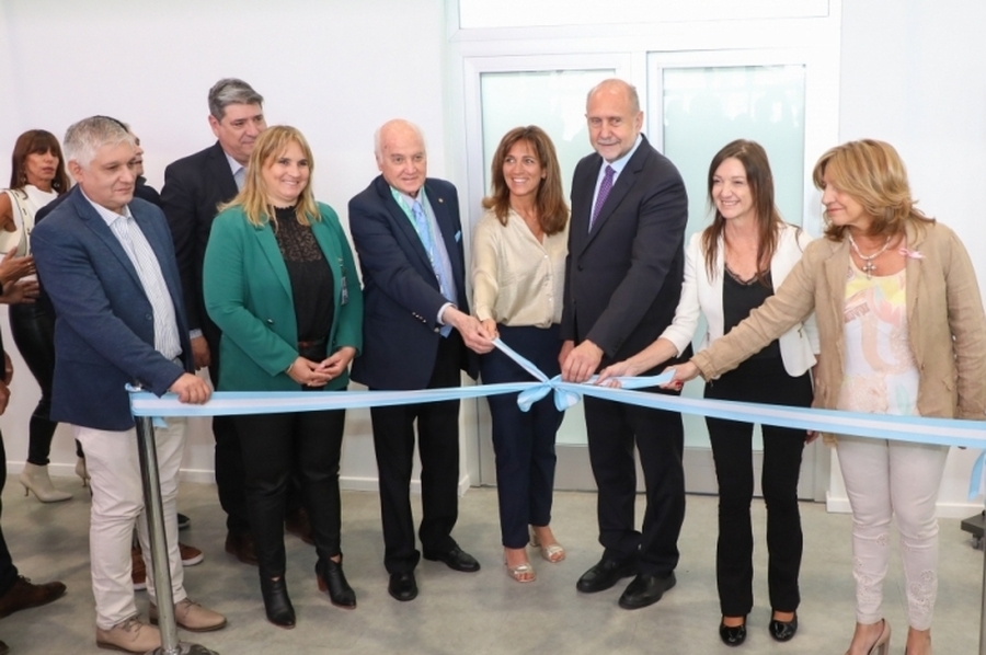 Perotti inauguró las obras de puesta en valor para la internacionalización del Aeropuerto de Sauce Viejo