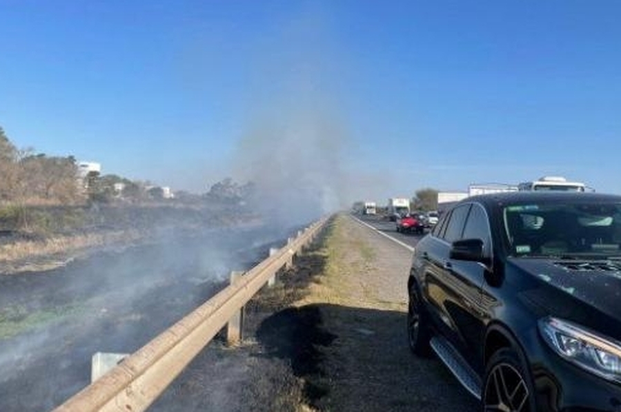 Los incendios y el humo continúan causando problemas en los corredores viales de Santa Fe
