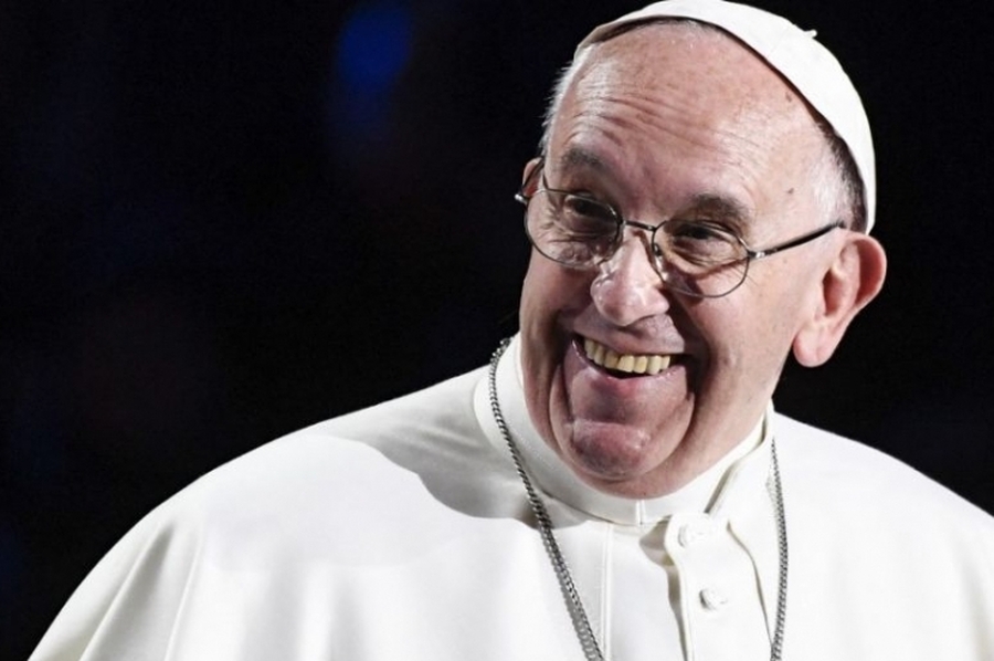 El Papa mejora y agradece el apoyo de los fieles durante su internación