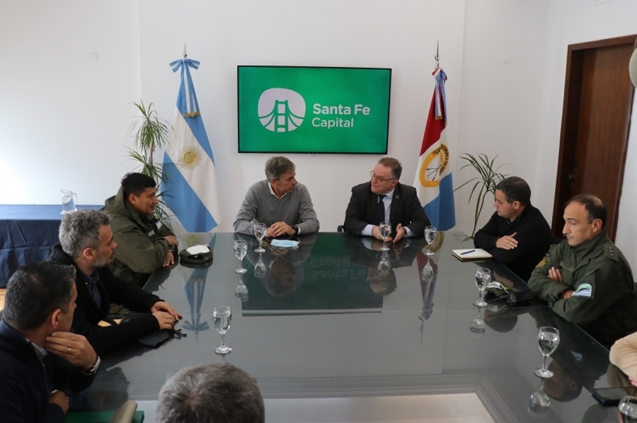 La provincia y el municipio de Santa Fe coordinaron la llegada de Gendarmería a la ciudad