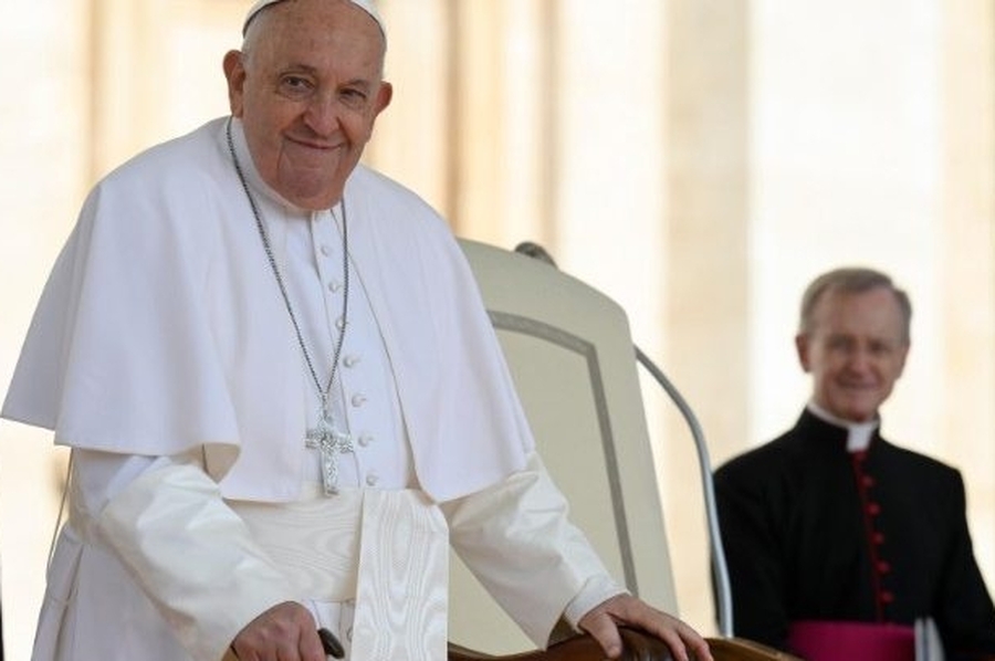 El Papa: la caridad es una virtud difícil de practicar, 'si no se vive en Dios'