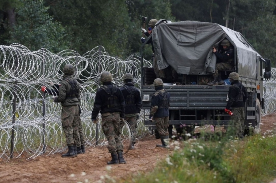 Polonia y otro frente de conflicto: refuerza controles fronterizos con Eslovaquia para frenar la inmigración ilegal