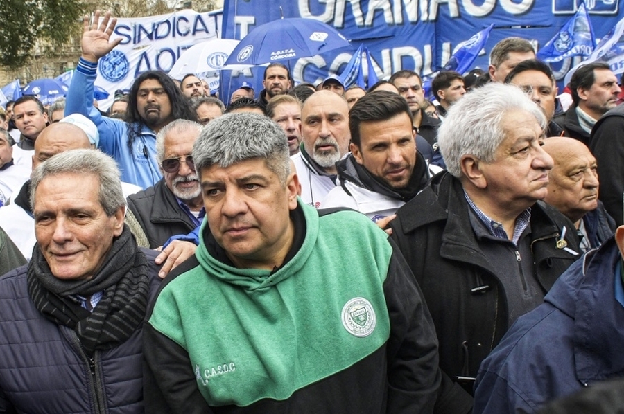 Centrales obreras y movimientos sociales marcharon y reclamaron por un nuevo contrato colectivo