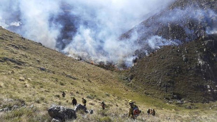 Diez provincias continúan afectadas por los incendios forestales y hay focos activos en cinco