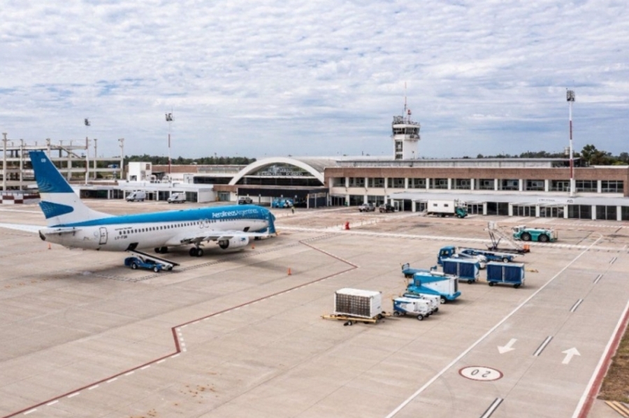 El Aeropuerto Internacional de Rosario recibió cinco vuelos desviados por niebla en Ezeiza, entre ellos un Boeing 747, 