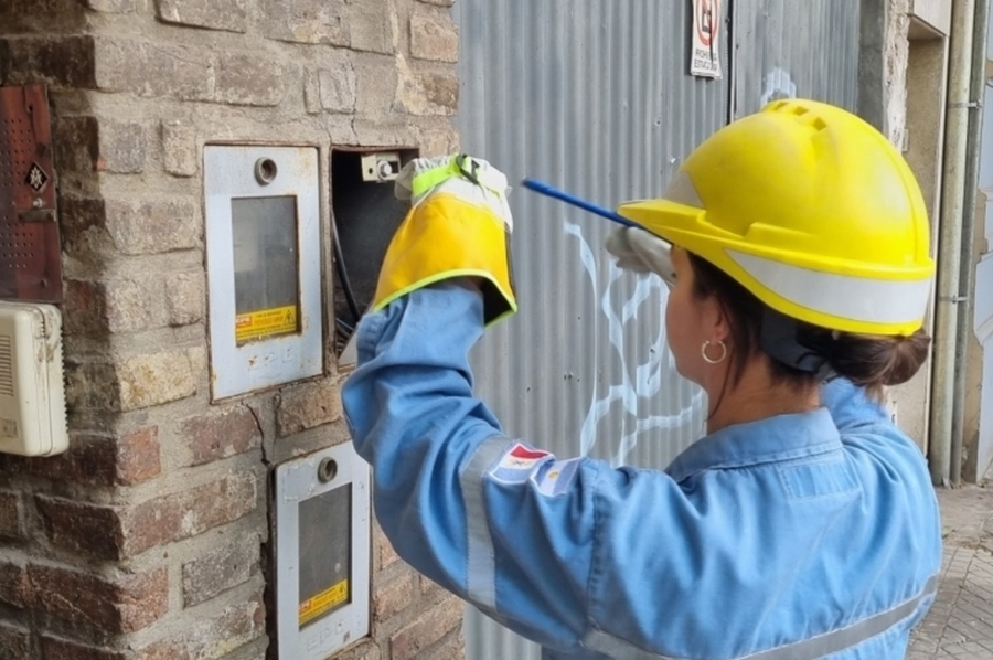 Operativos antienganchados a la luz: el gobierno recuperó cifras millonarias y cortó miles de conexiones clandestinas