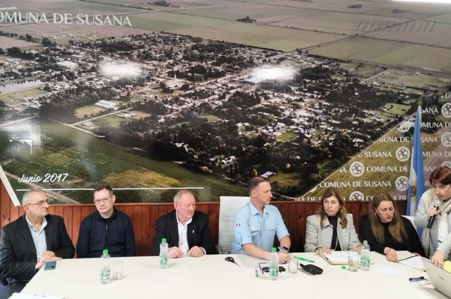 Calvo participó de la apertura de ofertas para la licitación de la obra de agua potable para Susana