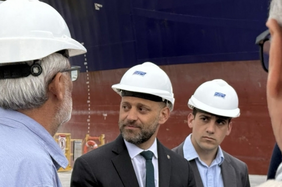 Desde el muelle de la Zona Franca Santafesina, se concretó la exportación de 30 mil toneladas de acero producido 100 % en la provincia