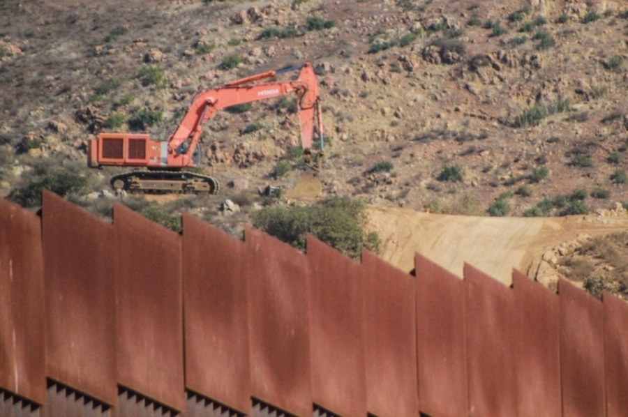 En contra de la ley: más de 100 organizaciones le piden a Biden que frene la construcción del muro con México