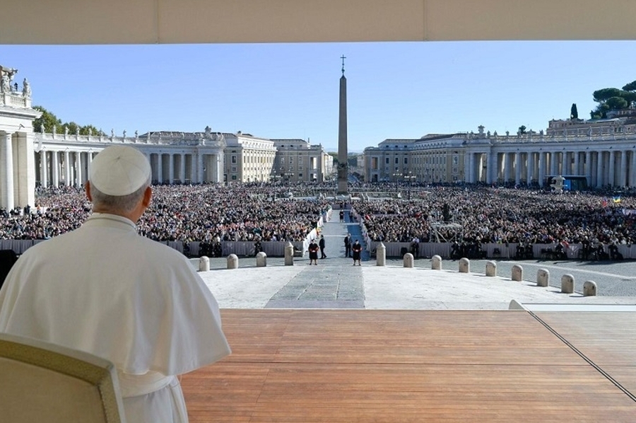 León XIV: La Resurrección de Cristo sacia nuestra sed de sentido