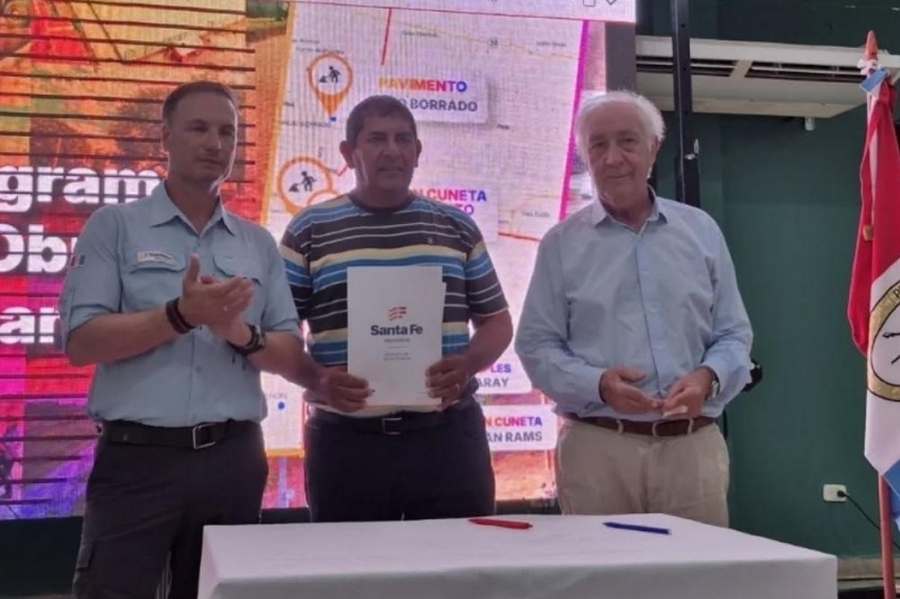 Gramajo acompañó la firma de convenios de obras en el departamento 9 de Julio