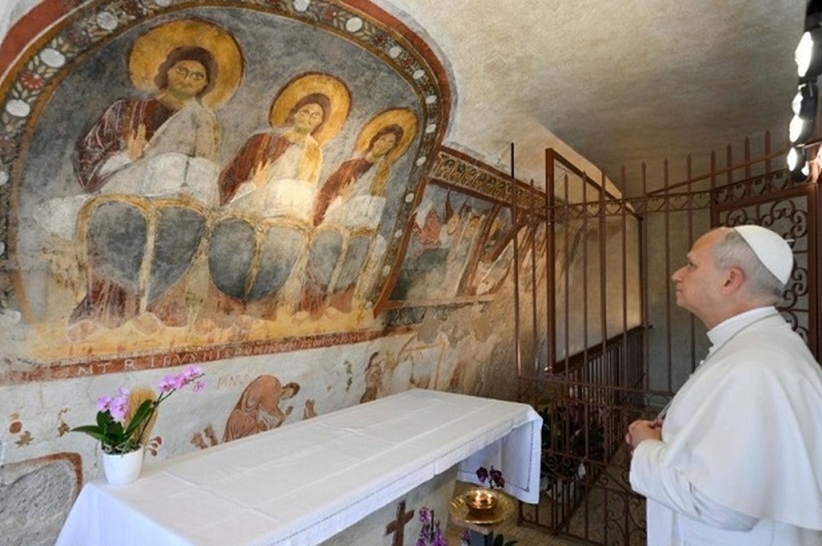 Visita sorpresa del Papa al Santuario de la Santísima Trinidad en el centro de Italia