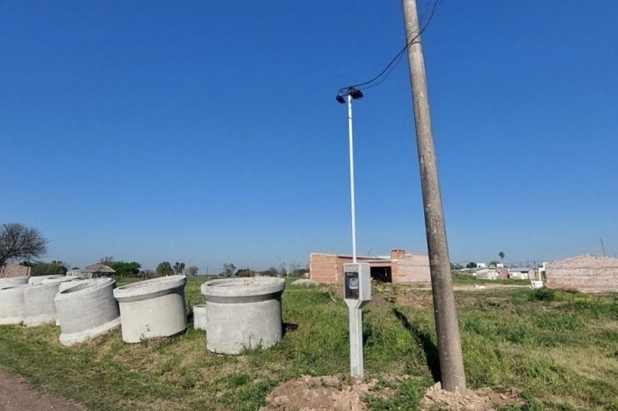 Más familias dejarán para siempre los pozos negros: Pilar suma más de 1.700 metros a su red cloacal