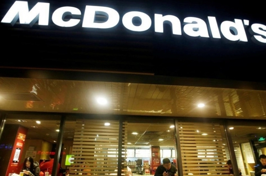 Intoxicación masiva en McDonald's de EEUU: las acciones se hundieron otro 5%