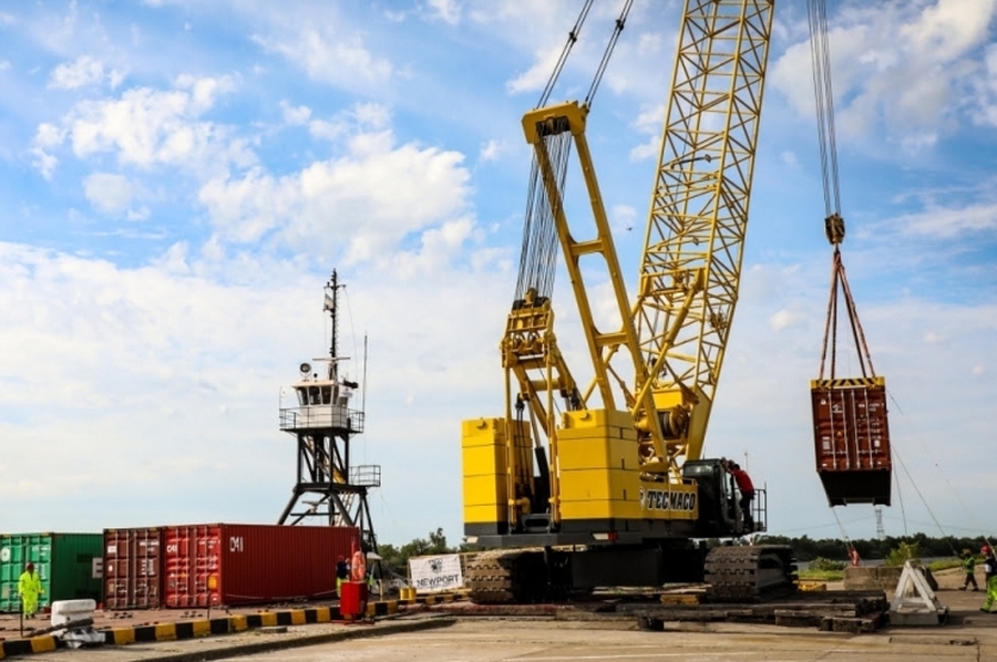 El Puerto de Santa Fe realiza el sexto embarque hacia Asia
