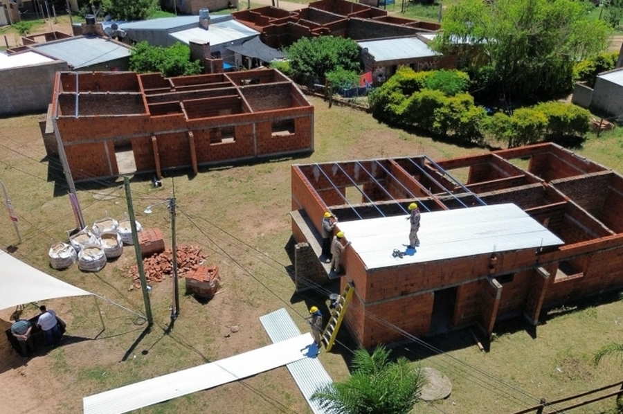 La Provincia tiene siete ofertas para la terminación de 20 viviendas que estaban abandonadas en Santa Rosa de Calchines