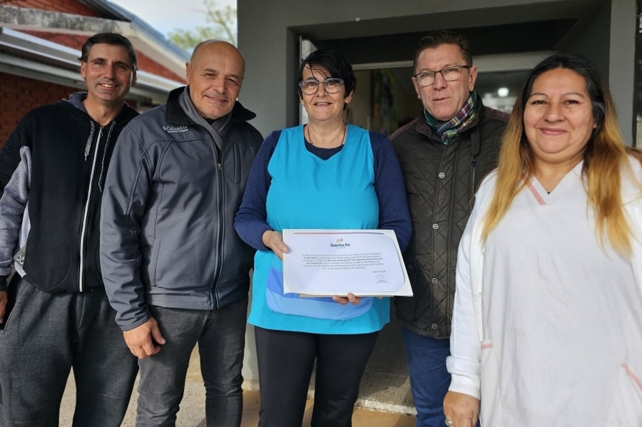 Inversión en educación: Borla entregó aportes por más de 66 millones de pesos a escuelas del departamento San Justo