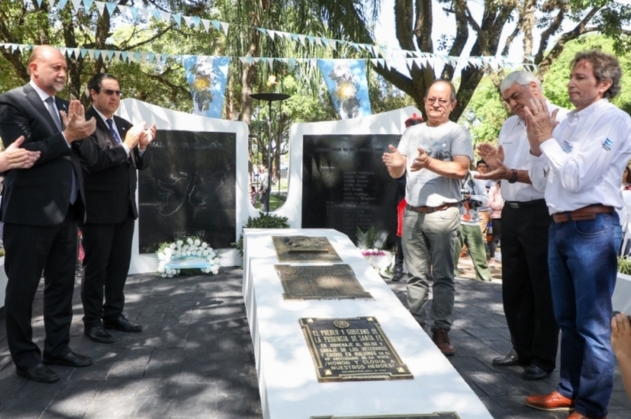 Perotti en el 40° aniversario de la Guerra de Mailvinas: 