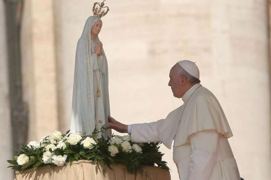 El Papa rezará en Fátima, con jóvenes enfermos y reclusos, por la paz en el mundo