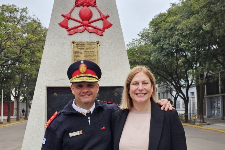 Scaglia celebró el Día Nacional de los Bomberos con anuncios de mejoras en la sede de Gálvez