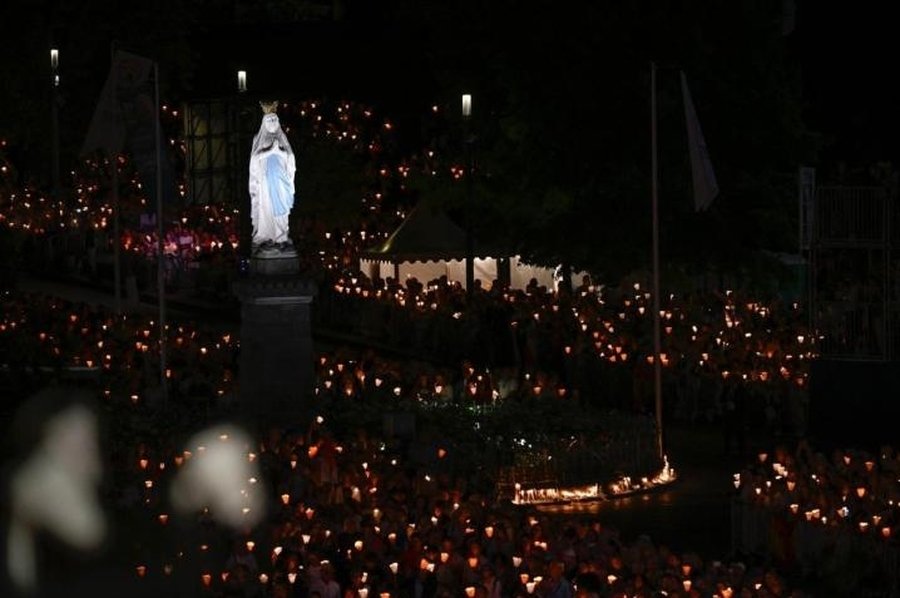 León XIV en Lourdes: 'Caminen con María bajo la luz de la esperanza'