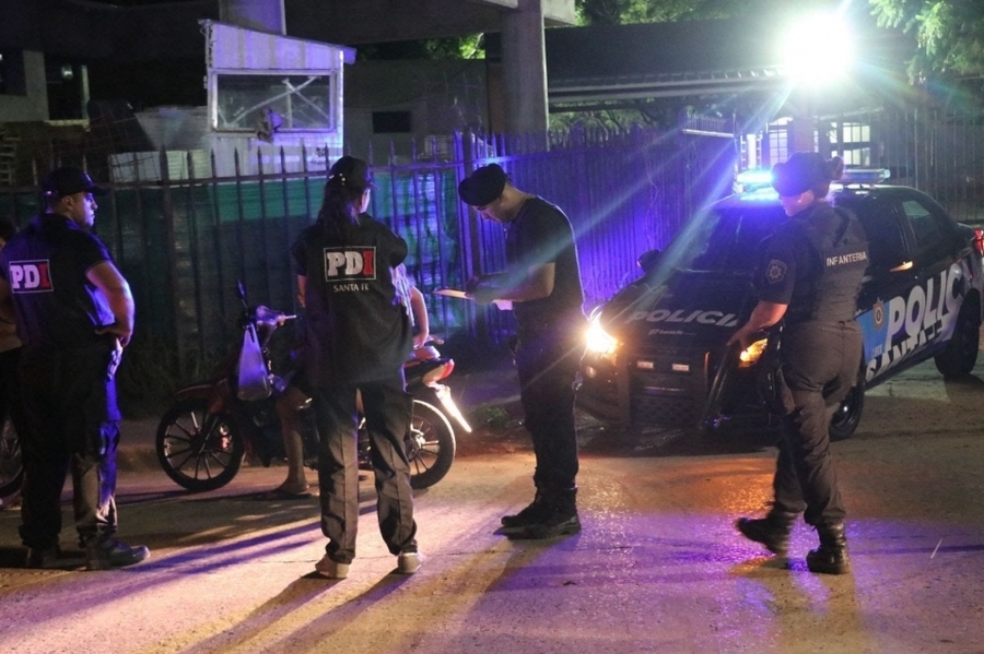 Por día, la Policía realiza casi 2.000 identificaciones de personas y de 600 vehículos en la ciudad de Santa Fe