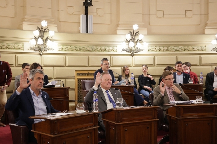 Media sanción a dos importantes tomas de crédito solicitadas por el Poder Ejecutivo para obras estratégicas en la Provincia