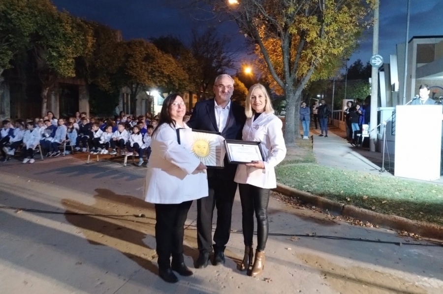 Calvo participó en el acto por los 125 años de la Escuela N° 401 J. B. Alberdi de San Vicente