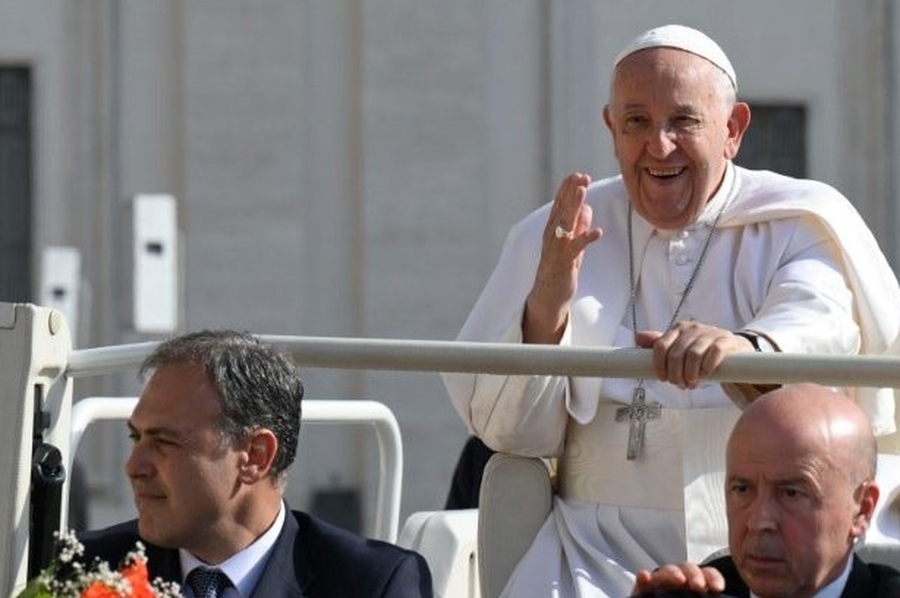 El Papa invita a 'eliminar el caos interior para sanar el caos en el mundo'