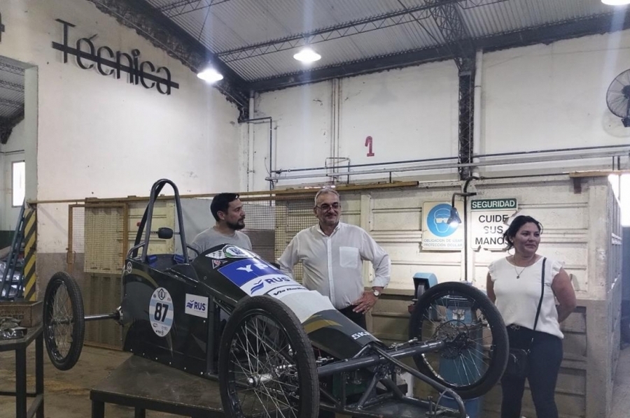 Calvo recorrió las instalaciones de la Escuela Técnica N°292 de la ciudad de San Vicente