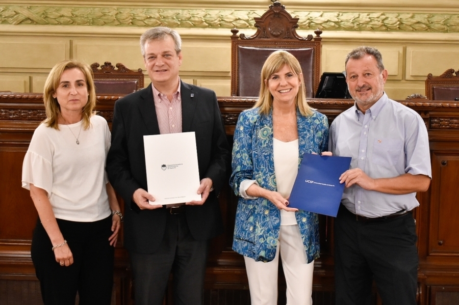 Nuevo convenio entre la Cámara de Senadores y la UCSF