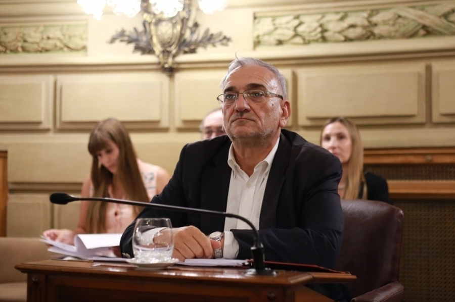 Calvo presentó proyecto de Ley para la regulación del uso de tarjetas de crédito y débito