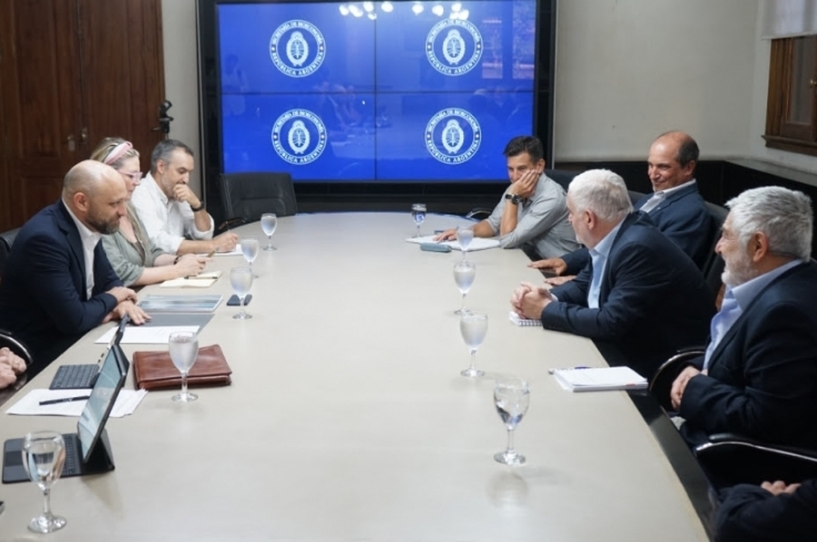 Puccini llevó la agenda productiva de Santa Fe a la Nación