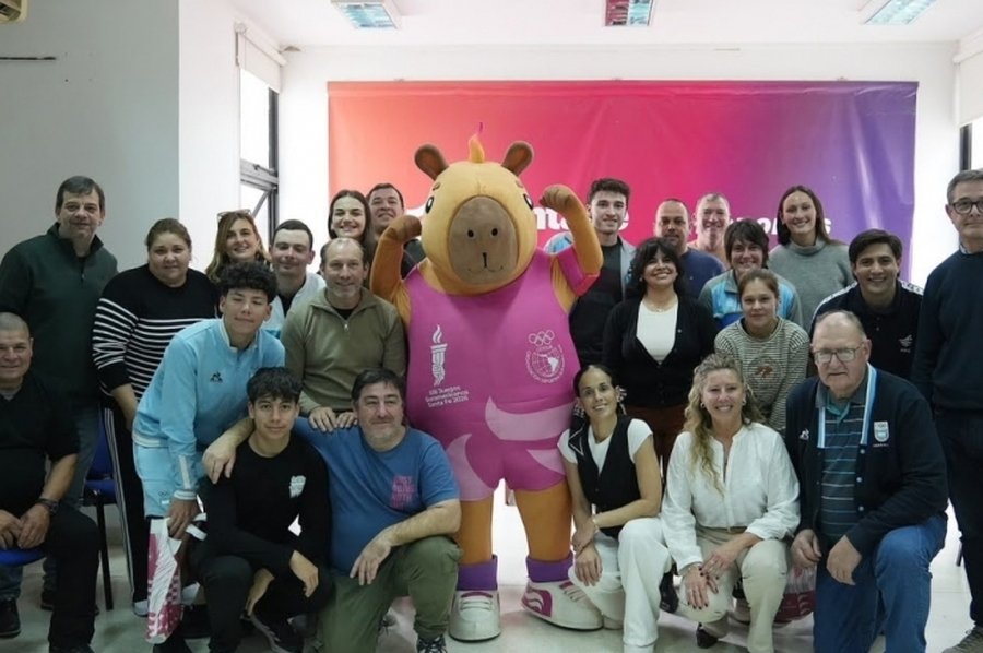 Provincia completó la entrega de becas a los 64 deportistas santafesinos que competirán en los Juegos Suramericanos