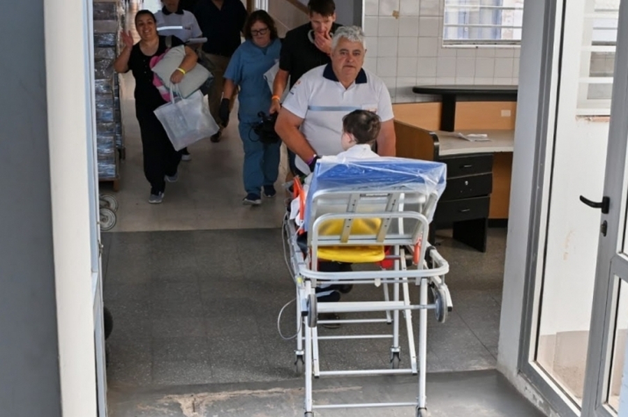 “Somos parte de la historia del hospital”: un chofer de ambulancia y su emotiva vivencia de la migración del hospital Jaime Ferré en Rafaela