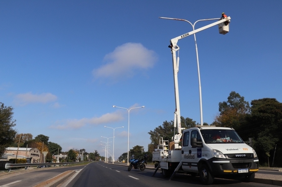 La provincia finalizó la reparación de las luminarias de la Ruta N°1