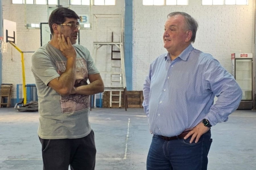 El senador Michlig recorrió obras en el Club Racing L.T.C. y firmó un convenio con Ex Combatientes