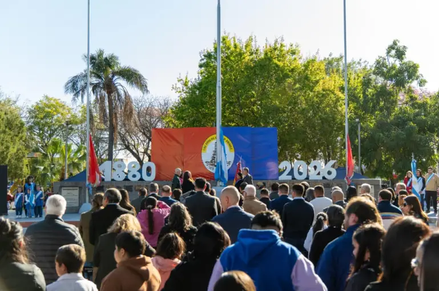 Las Toscas celebró sus 146 años con desfile, acto oficial y un gran festival