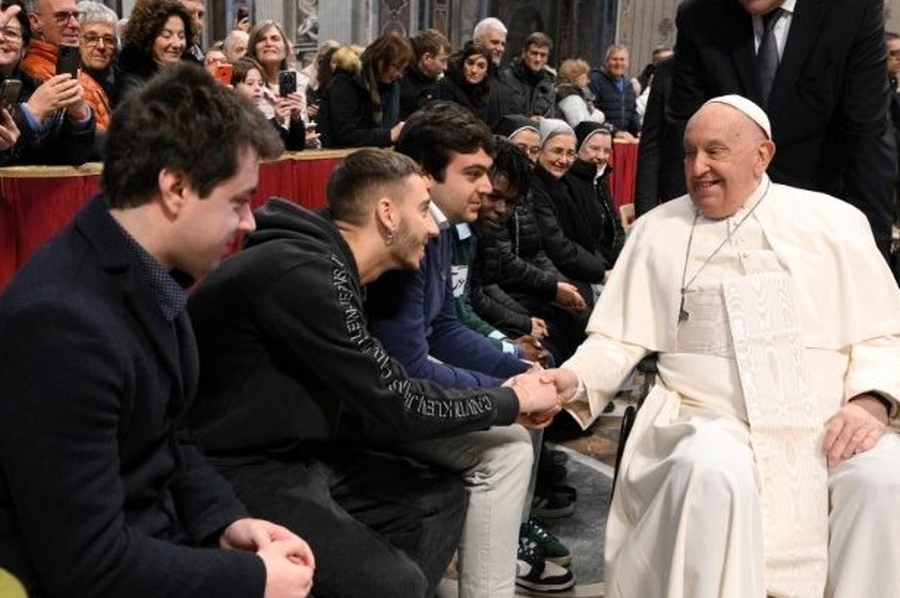 El Papa: una peregrinación cristiana necesita del silencio y de la lectura del Evangelio