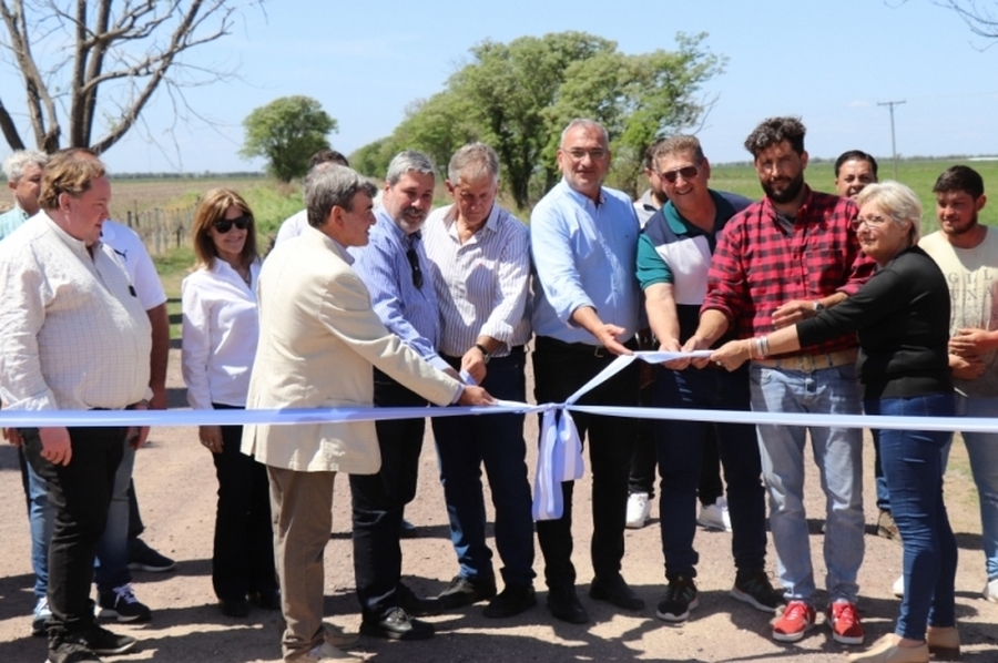 Inuguraron dos nuevas trazas de caminos rurales en Josefina y Villa San José