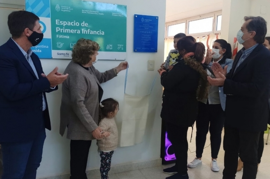 La provincia inauguró Espacios de Primera Infancia en Rosario y Esperanza