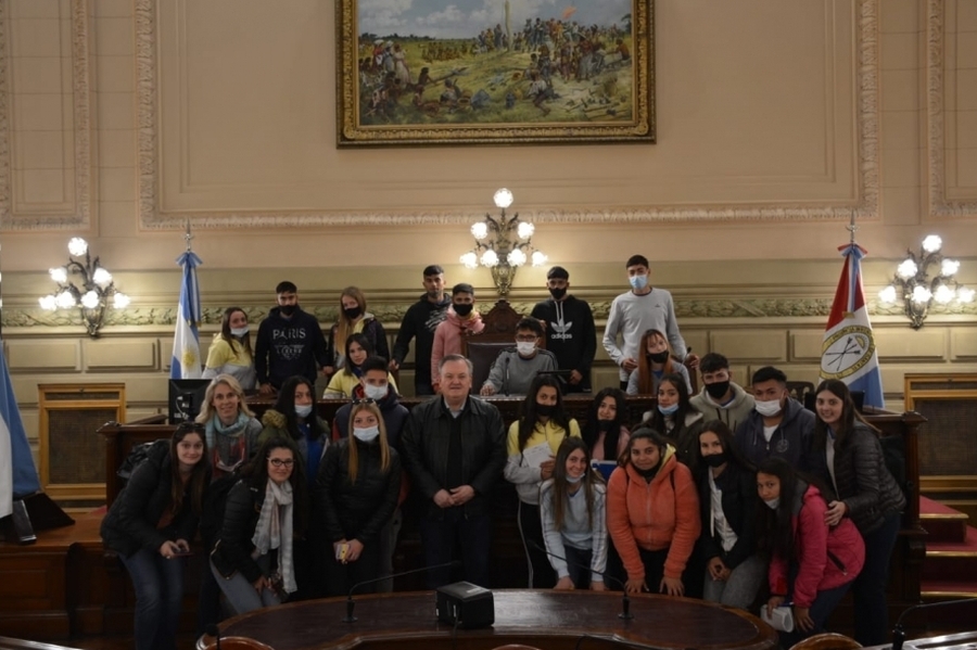 Michlig recibió en Santa Fe a alumnos de 4° y 5° año de la Escuela Agrotécnica N° 2052 de Ambrosetti