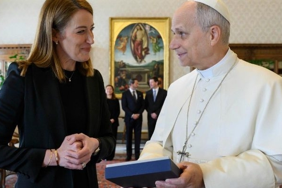 León XIV recibió a la presidenta del Parlamento Europeo en el Vaticano