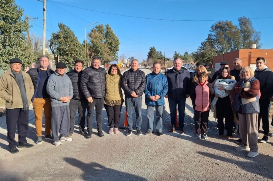 Michlig anunció que el Gobierno Provinical comenzó la obra de pavimentación de dos accesos en B° Palermo de San Cristóbal